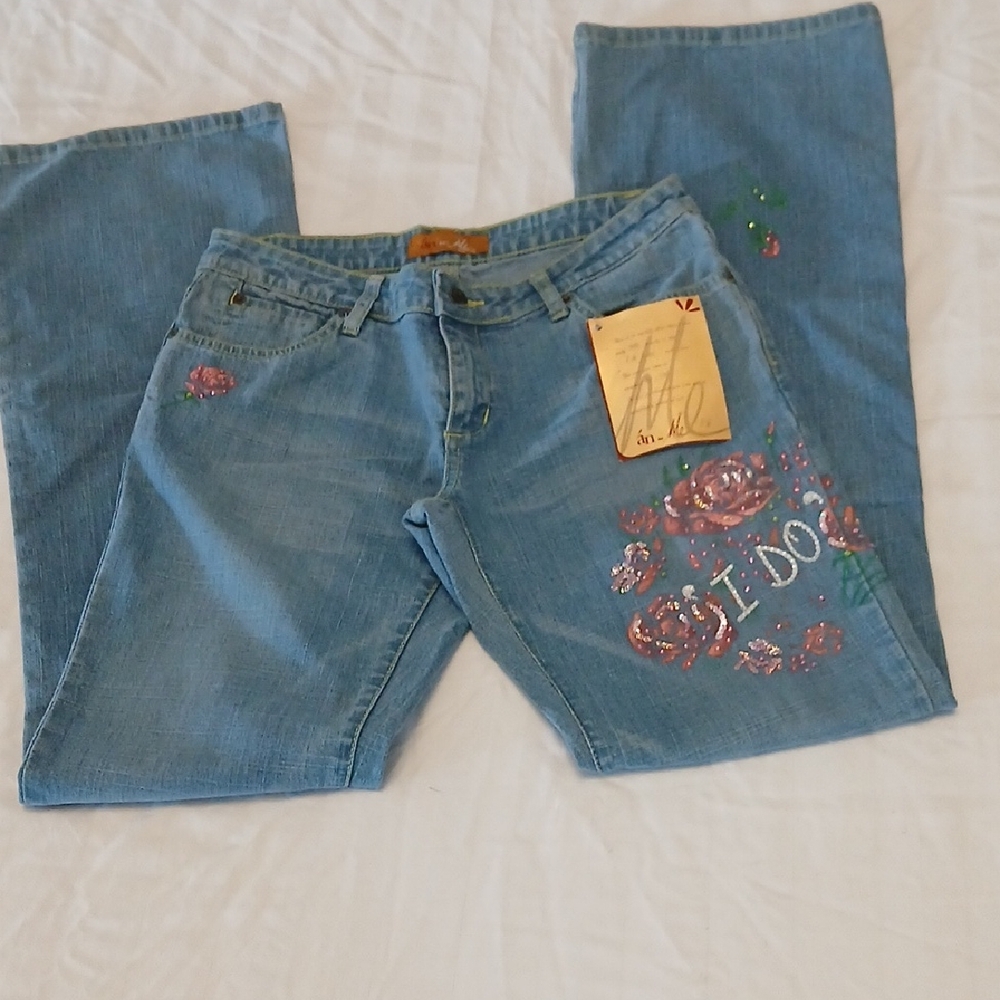 NWT But Vintage An For Me Numbered 105/500 Handpainted "I DO?" JEANS 28